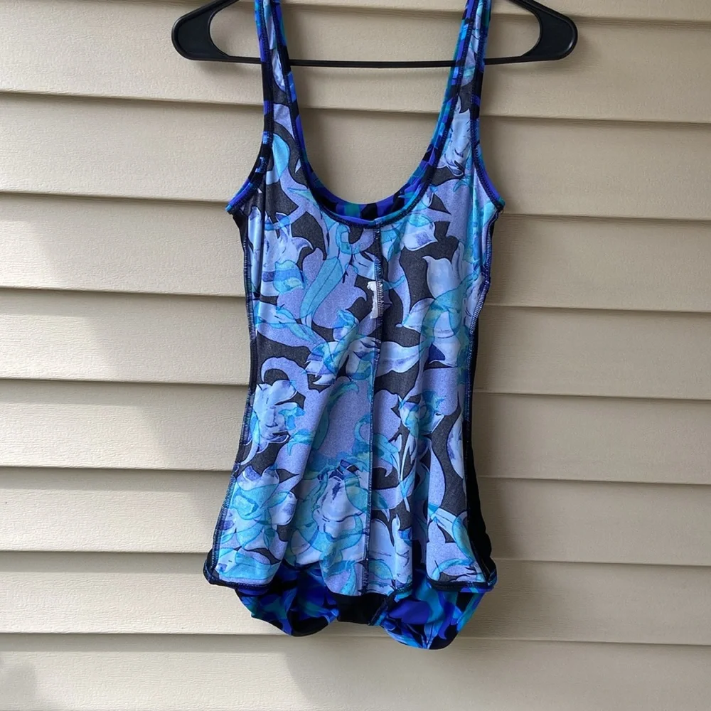 🩱Women’s Swimsuit Sz-XL Blue Floral-Tags Removed, Signs of Wear/Wash- Very Clean